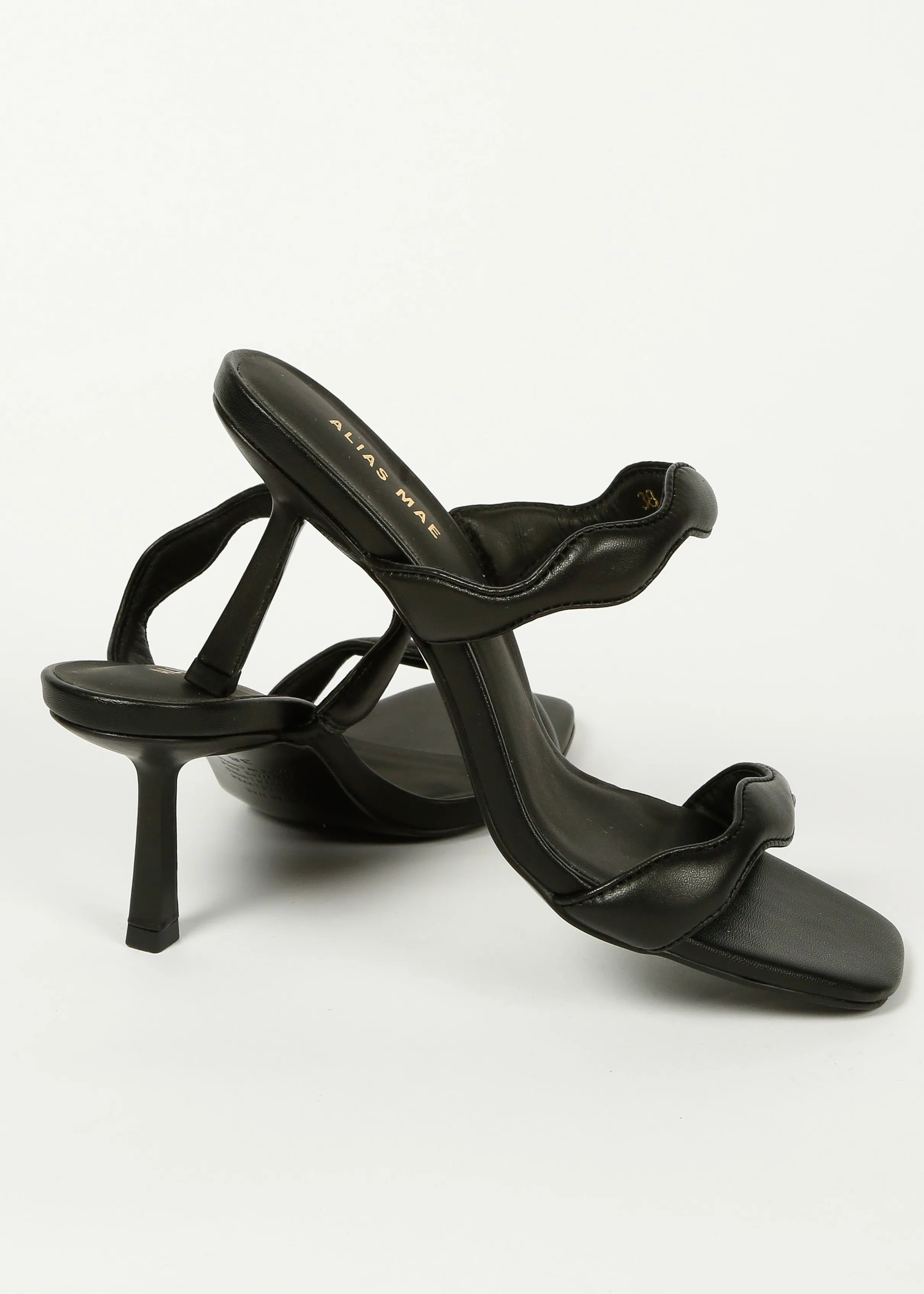 AM Lin Heel in Black