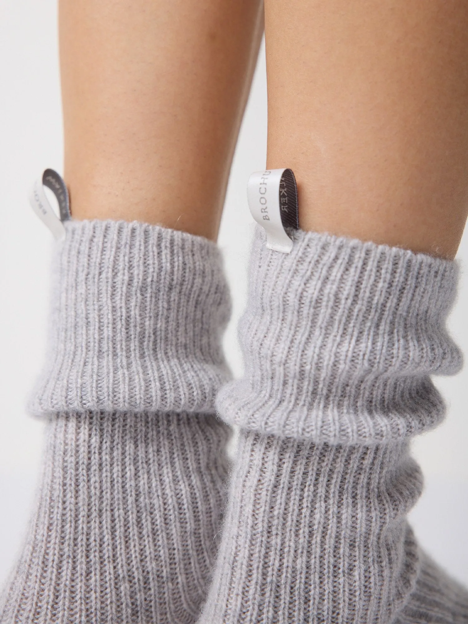 The Ribbed Cashmere Socks