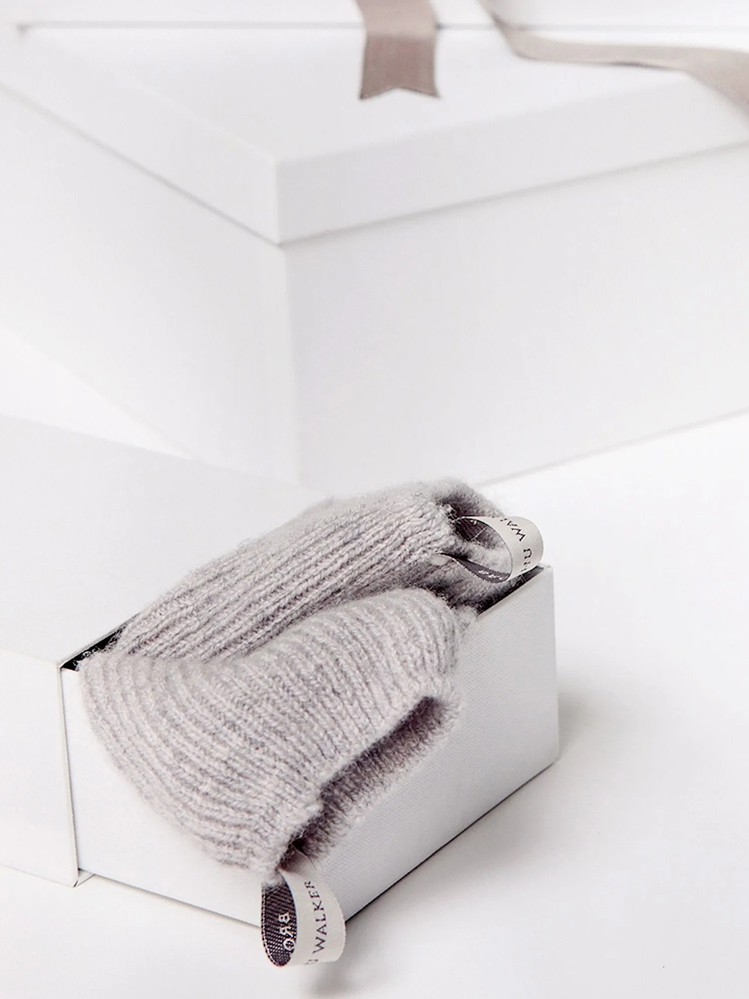 The Ribbed Cashmere Socks